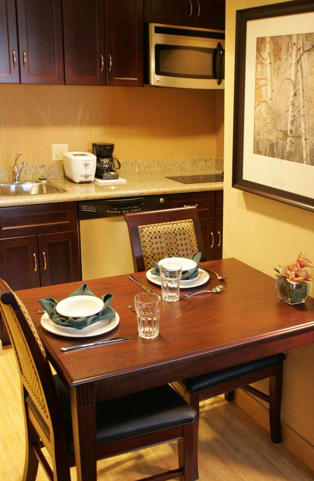 Family Room,1557830389:JPEG